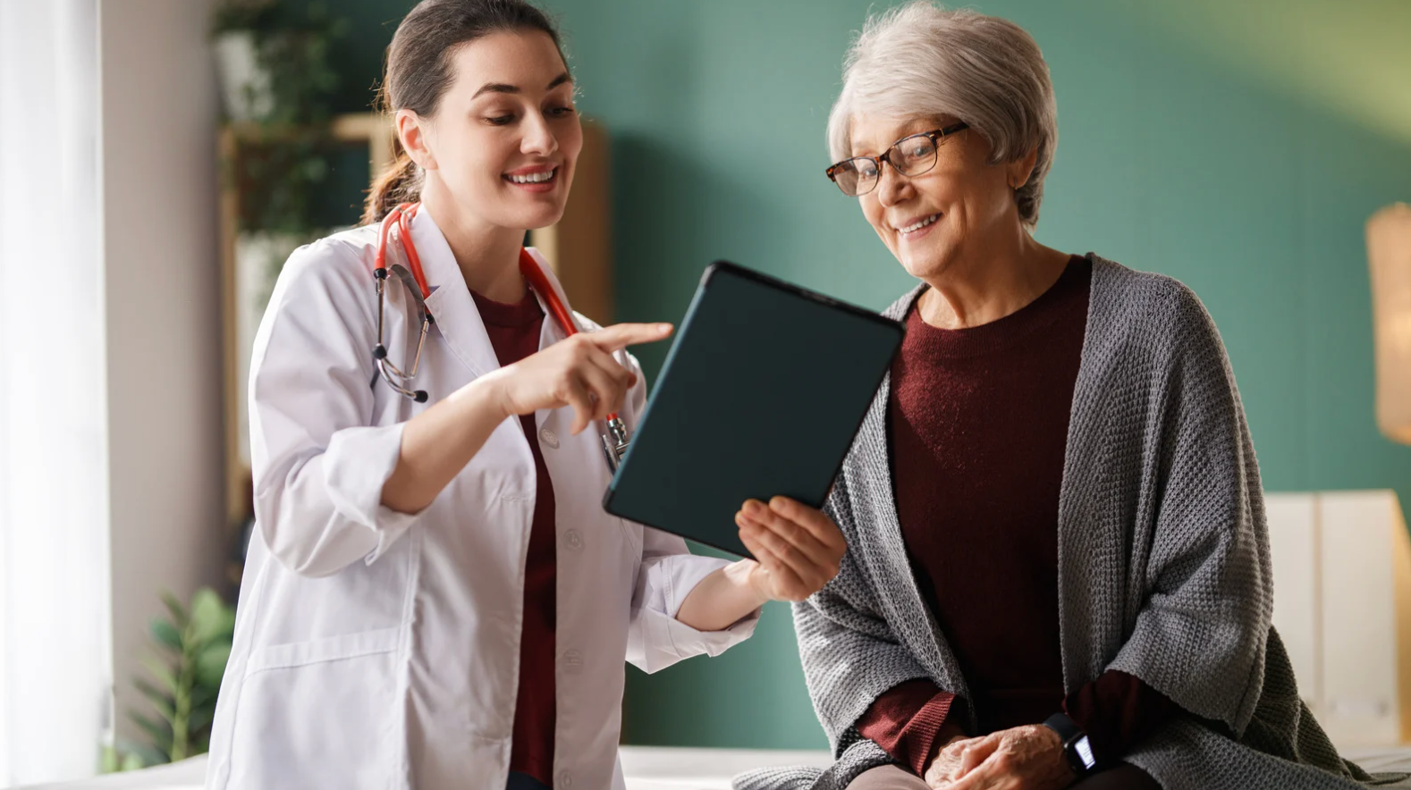 Senior patient consulting with their doctor about Medicare coverage options